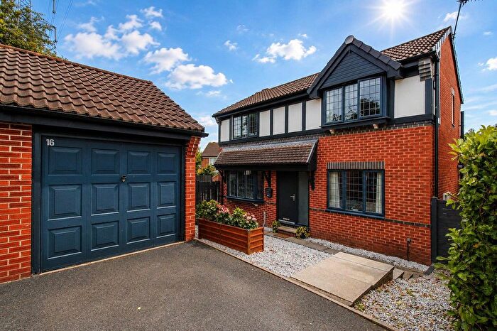 3 Bedroom Detached House For Sale In Rushworth Close, Stanley, Wakefield, WF3