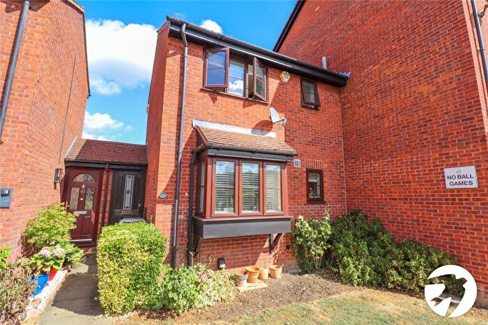 1 Bedroom Terraced House For Sale In Coptefield Drive, Belvedere, DA17