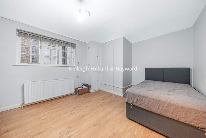 Studio To Rent In Belsize Grove, London, NW3