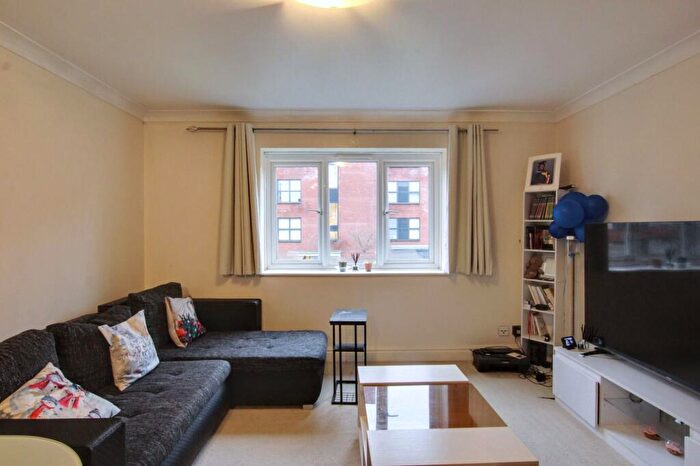 1 Bedroom Apartment For Sale In Great Heathmead, Anscome House Great Heathmead, RH16