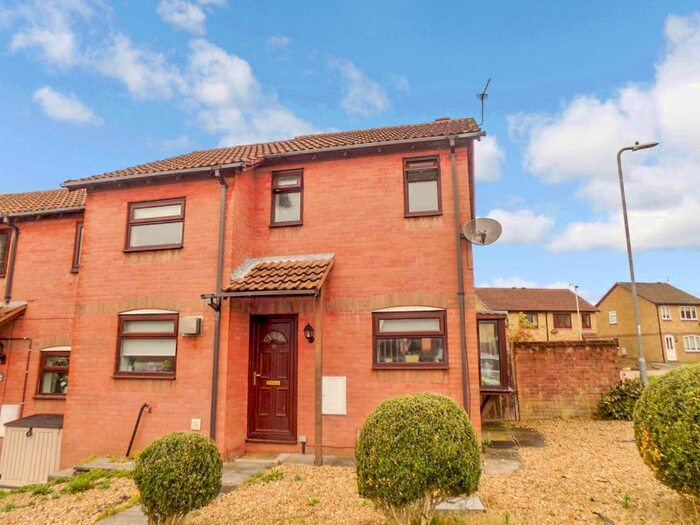 3 Bedroom Property To Rent In Robins Hill, Brackla, Bridgend, CF31