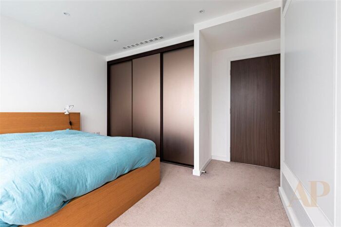 1 Bedroom Flat To Rent In Chronicle Tower, City Road, EC1V