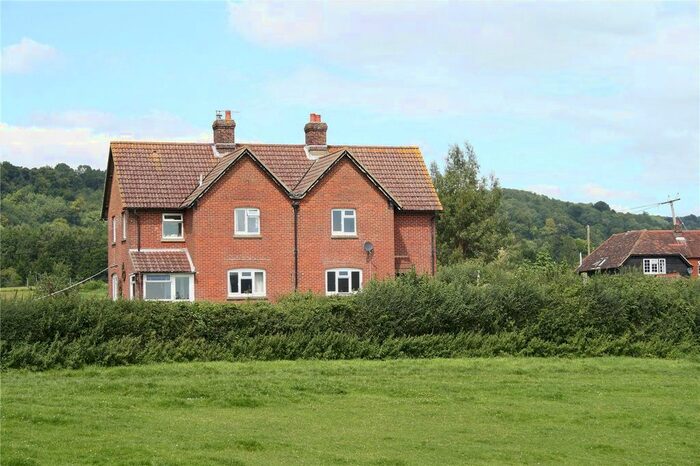 3 Bedroom Semi-Detached House To Rent In Ridge Common Lane, Stroud, Petersfield, Hampshire, GU32