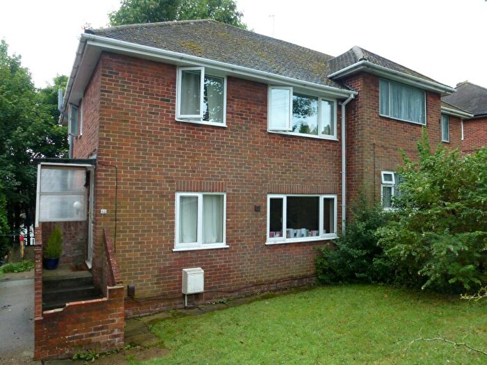 2 Bedroom Maisonette To Rent In Witts Hill, Southampton, SO18