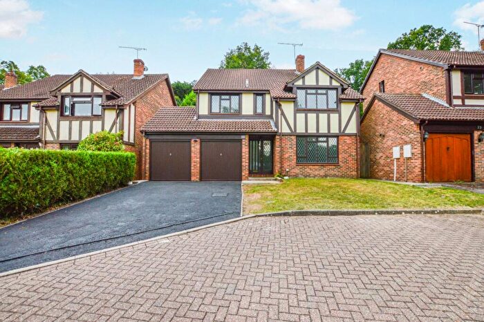 4 Bedroom Detached House To Rent In Dale View, St Johns, Woking, Surrey, GU21