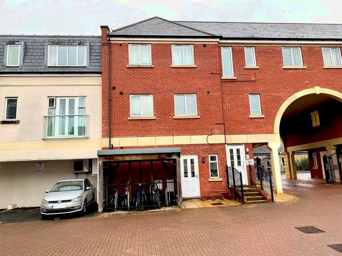 2 Bedroom Flat To Rent In Ushers Court, Trowbridge, BA14