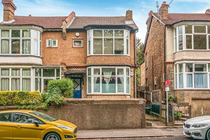 2 Bedroom Property For Sale In Burnt Ash Lane, Bromley, BR1