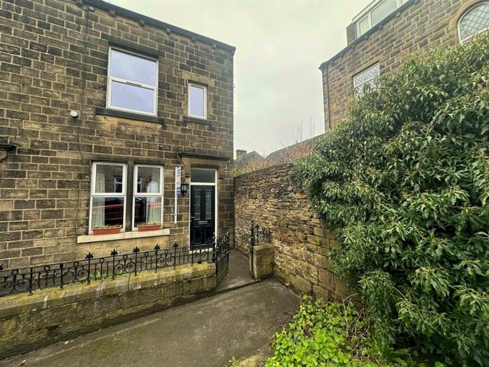 4 Bedroom End Of Terrace House To Rent In Ashgrove, Steeton, BD20