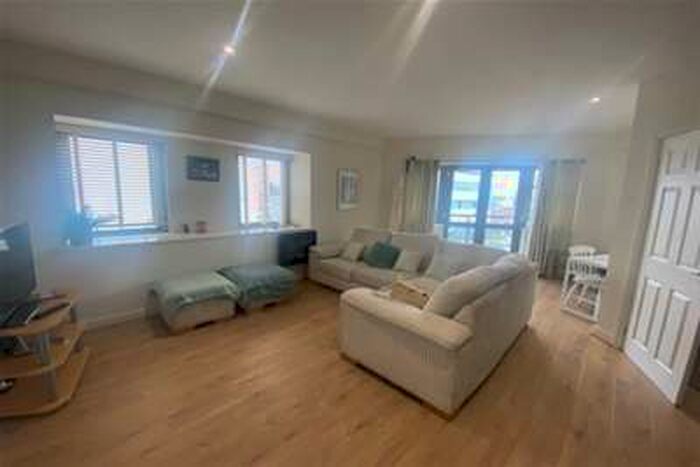 3 Bedroom Flat To Rent In Park Avenue, Plymouth, PL1