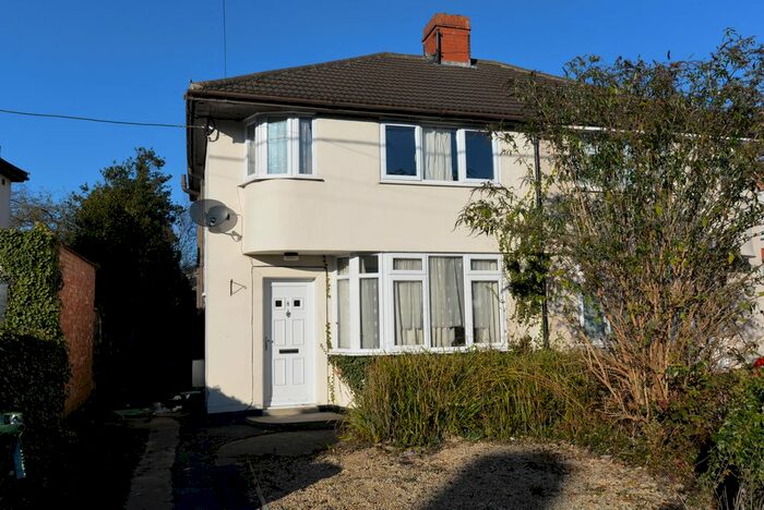 3 Bedroom Semi-Detached House To Rent In Arthray Road, Botley, OX2
