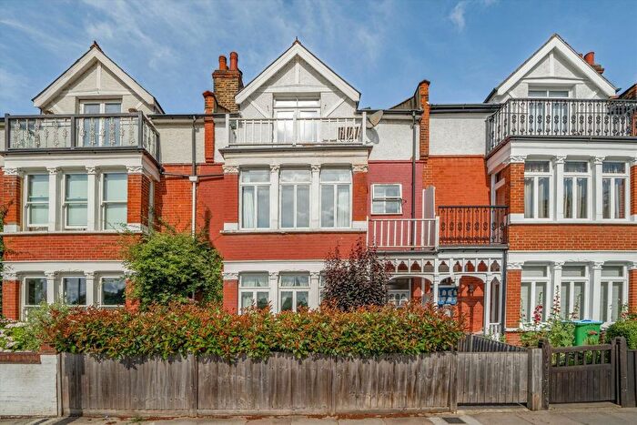 1 Bedroom Flat For Sale In Cross Deep, Twickenham, TW1