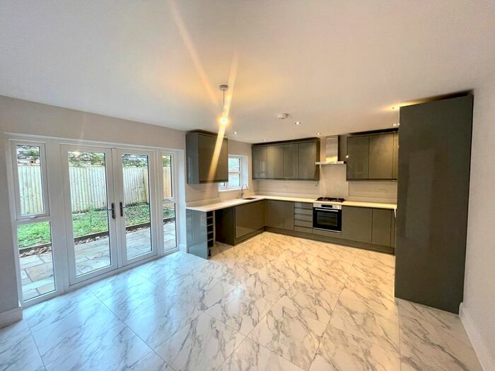 4 Bedroom Terraced House To Rent In Redan Road, Aldershot, GU12