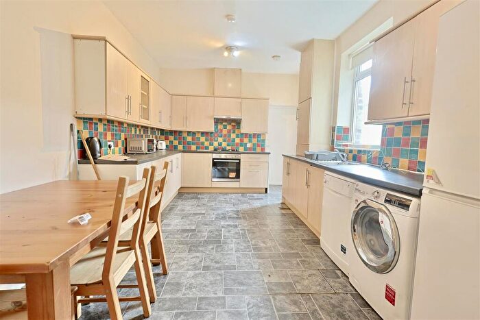 8 Bedroom Terraced House To Rent In Grosvenor Road, Jesmond, Newcastle Upon Tyne, NE2