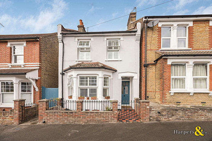 3 Bedroom Detached House For Sale In Lincoln Road, Sidcup, DA14