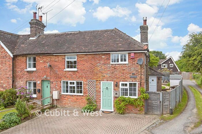 4 Bedroom End Of Terrace House For Sale In Crawley Road, Horsham, West Sussex, RH12