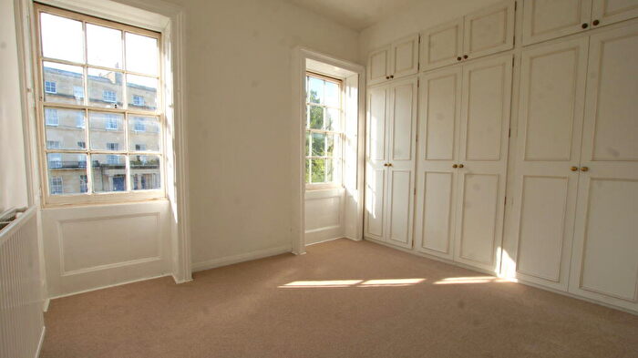 2 Bedroom Apartment To Rent In Lansdown Crescent, GL50