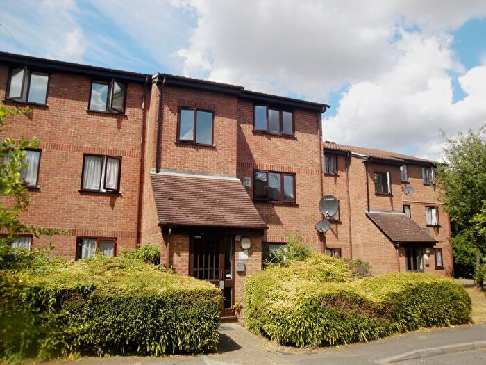 1 Bedroom Flat To Rent In Avenue Road, Chadwell Heath, Romford, RM6