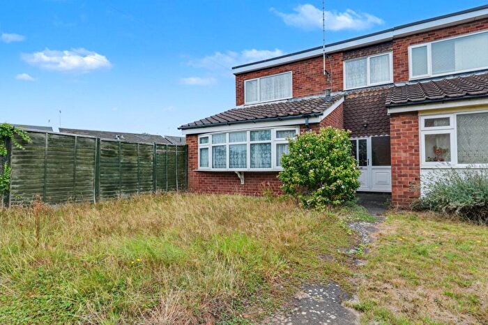 3 Bedroom End Of Terrace House For Sale In Fielding Close, Coventry, CV2