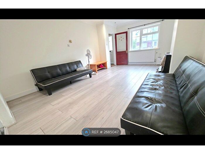 4 Bedroom Semi-Detached House To Rent In Christchurch Avenue, Wembley, HA0