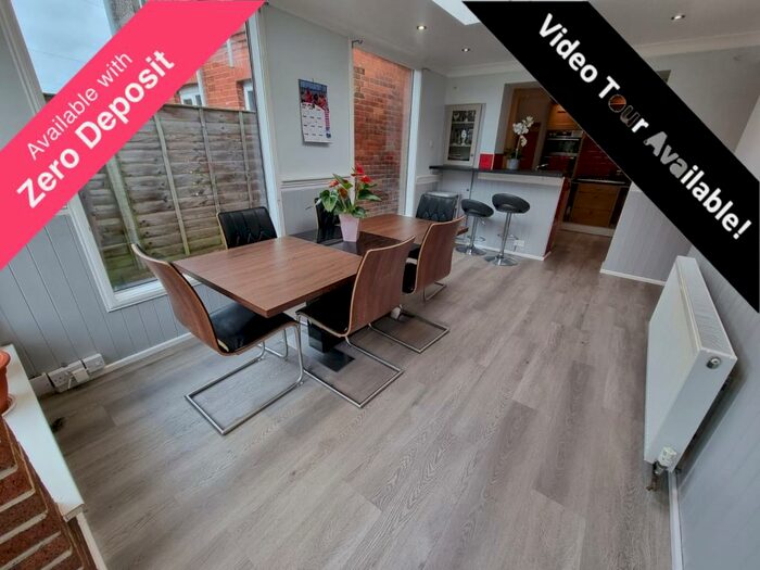 3 Bedroom Detached House To Rent In Foxholes Road, Poole, BH15