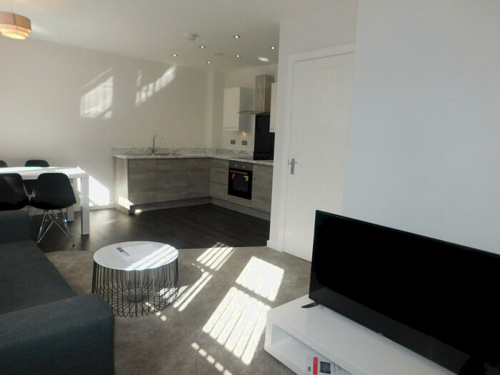 2 Bedroom Apartment To Rent In Captain Street, Bradford, West Yorkshire, BD1