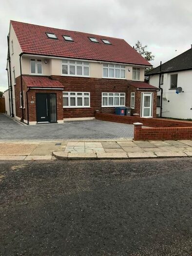 5 Bedroom Semi-Detached House To Rent In Branksome Way, Harrow, Greater London, HA3