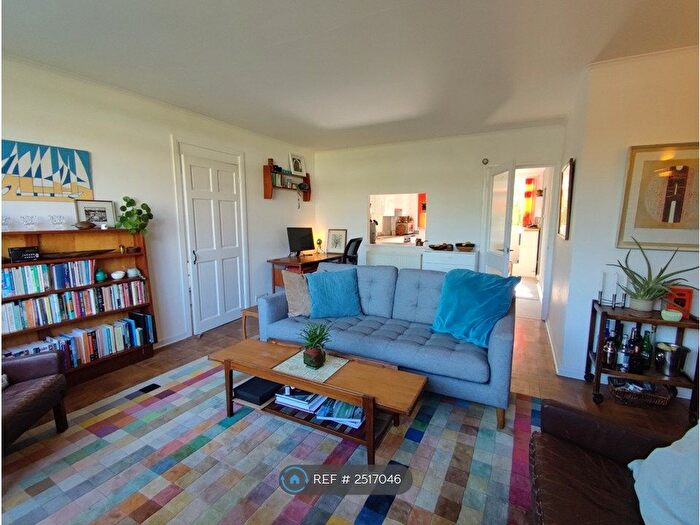 2 Bedroom Flat To Rent In Carlton Drive, London, SW15