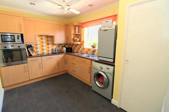 2 Bedroom Flat To Rent In Lea View, Somerlea Estate, Willand, Cullompton EX15