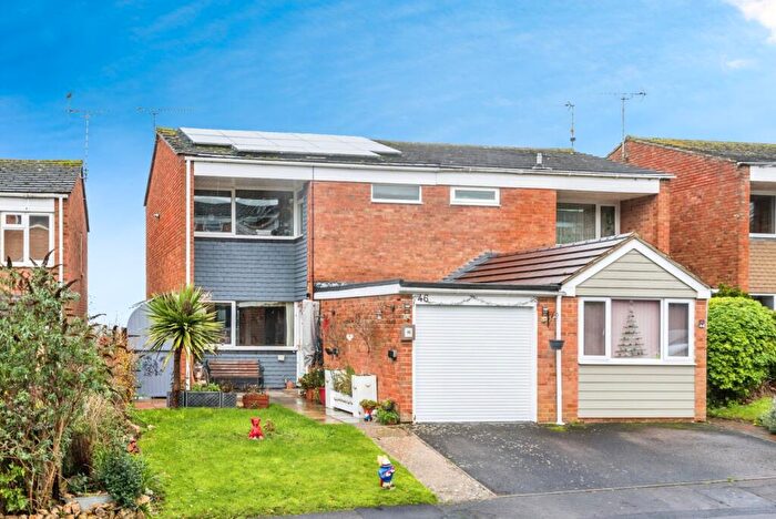 3 Bedroom Semi Detached House For Sale In Berton Close, Blunsdon, Swindon, Wiltshire, SN26