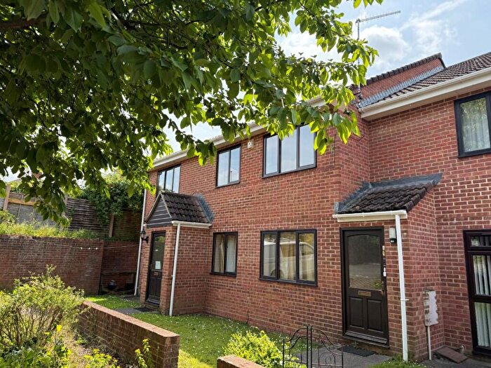 2 Bedroom Flat To Rent In Beer Street, Yeovil, BA20