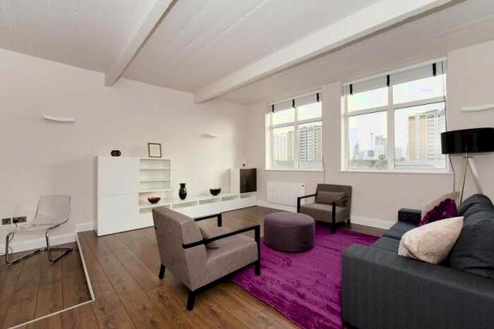 3 Bedroom Flat To Rent In City Road, Old Street, EC1V