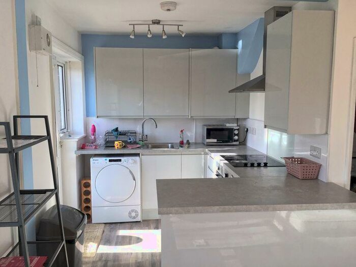 4 Bedroom Terraced House To Rent In Bevendean Crescent, Brighton, BN2