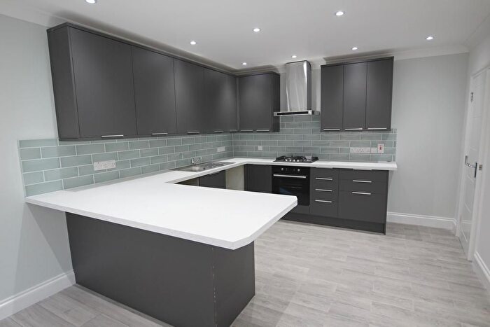 3 Bedroom Terraced House To Rent In Swete Street, Plaistow, E13