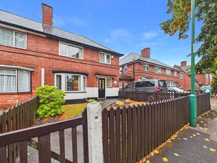 3 Bedroom Semi-Detached House For Sale In Rempstone Drive, Nottingham, NG6