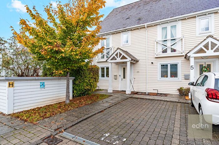 3 Bedroom Semi-Detached House For Sale In Booth Close, Snodland, ME6