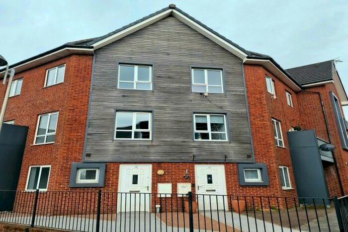 3 Bedroom Property To Rent In Warwick Close, Blackburn, BB2