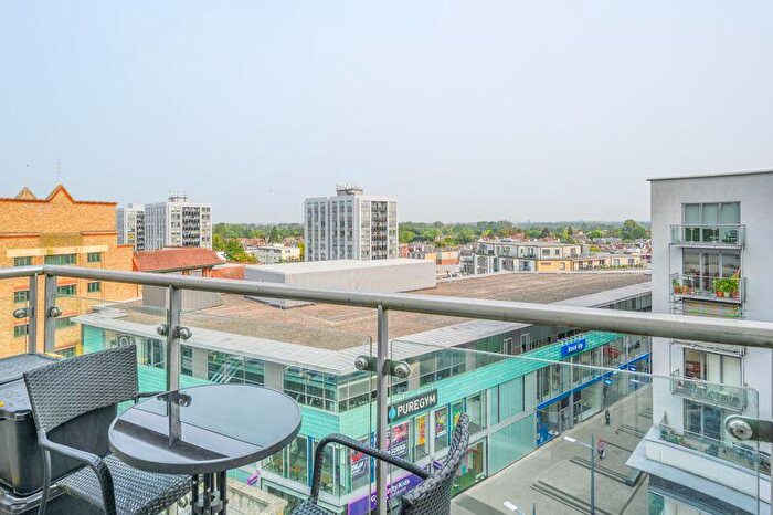 2 Bedroom Flat For Sale In The Heart, Walton On Thames., KT12