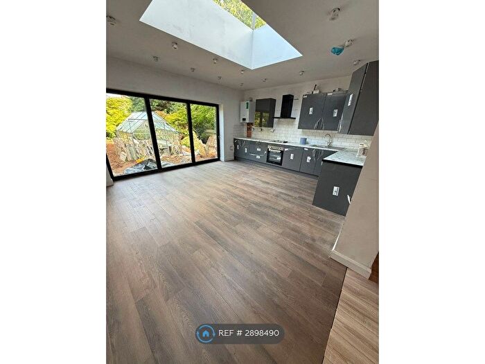 5 Bedroom Semi-Detached House To Rent In Monks Way, Reading, RG30