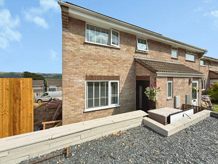 3 Bedroom Semi Detached House For Sale In Radnor Drive, Morriston, Swansea, SA6