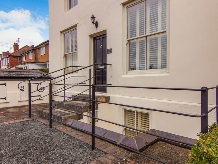 2 Bedroom Flat For Sale In Main Road, Meriden, Coventry, CV7