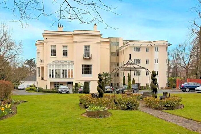 2 Bedroom Flat To Rent In Queens Road, Cheltenham GL50