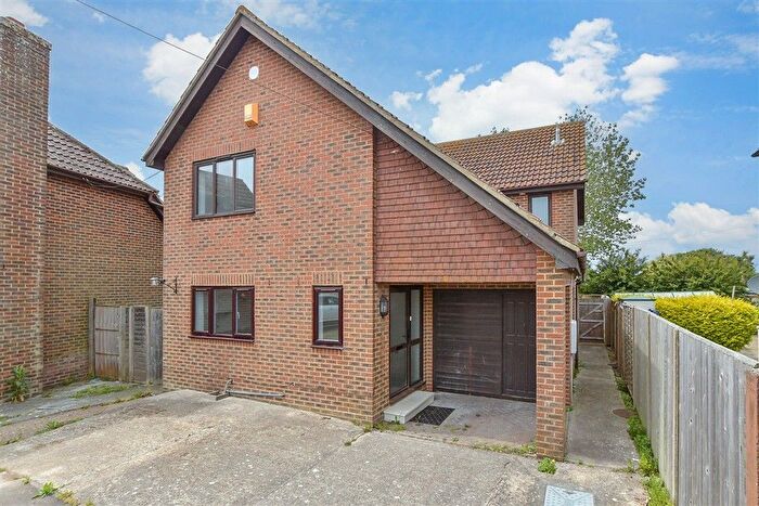 4 Bedroom Detached House For Sale In Dymchurch Road, St. Mary's Bay, Kent, TN29
