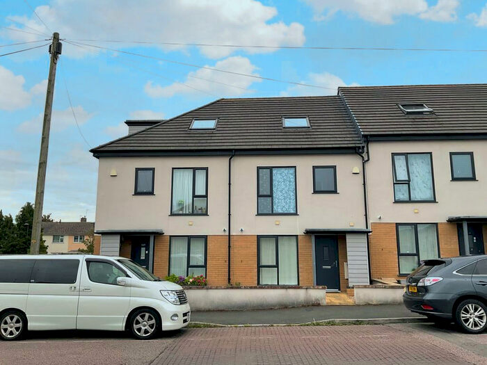 4 Bedroom House To Rent In Rodway Road, BS34