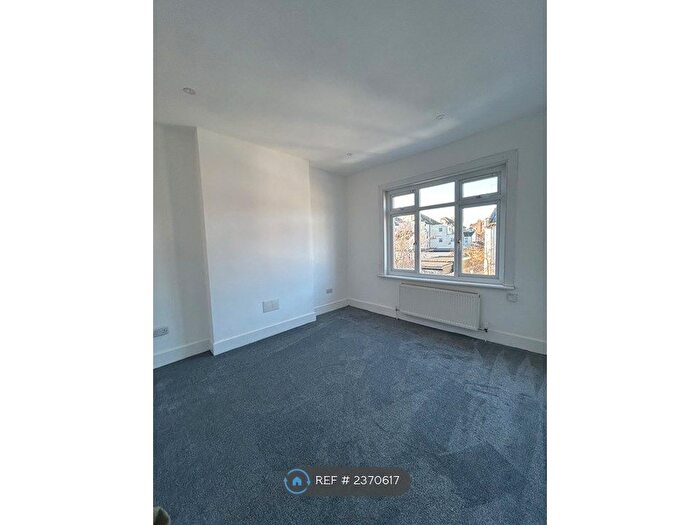 2 Bedroom Flat To Rent In Edmonton, London, N9