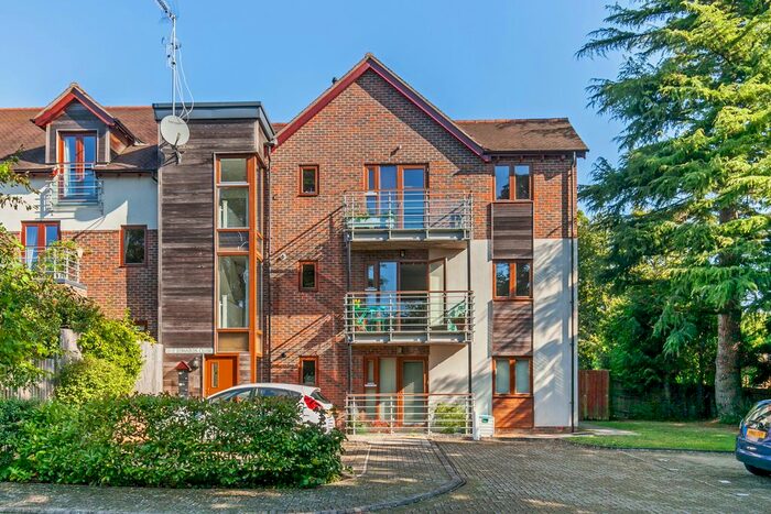 1 Bedroom Flat To Rent In Edwards Close, Kings Worthy, Winchester, SO23