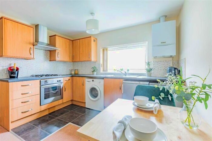 2 Bedroom Flat To Rent In Briscoe Road, Colliers Wood, London, SW19