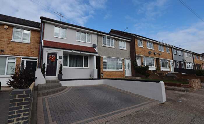 3 Bedroom Terraced House For Sale In Highfield Road, Collier Row, RM5