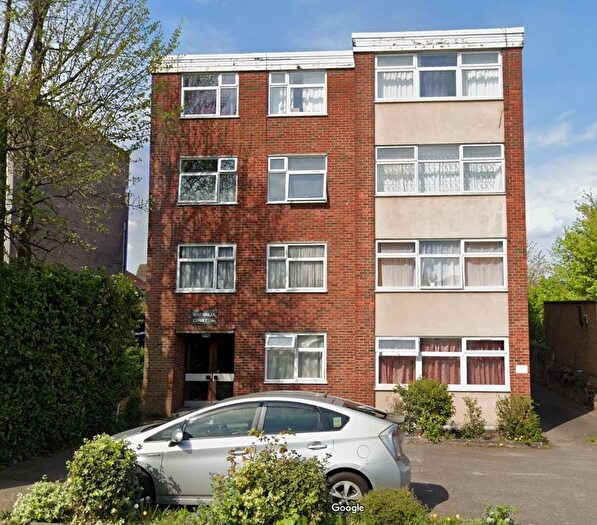 2 Bedroom Flat To Rent In Nether Street, London, N3