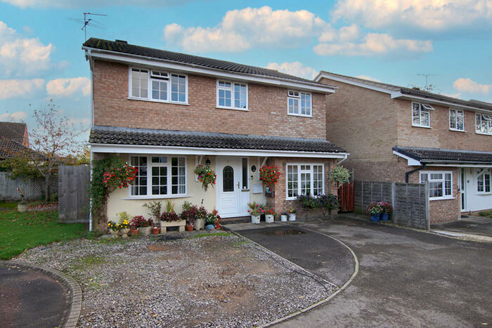 4 Bedroom Detached House For Sale In Somerset Close, Kingswood, Wotton-under-Edge, GL12