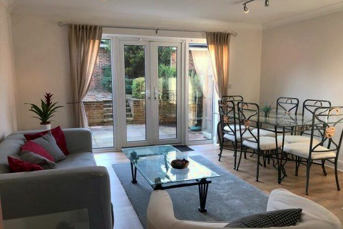 4 Bedroom Property To Rent In Bridgeside Mews, Maidstone, ME15